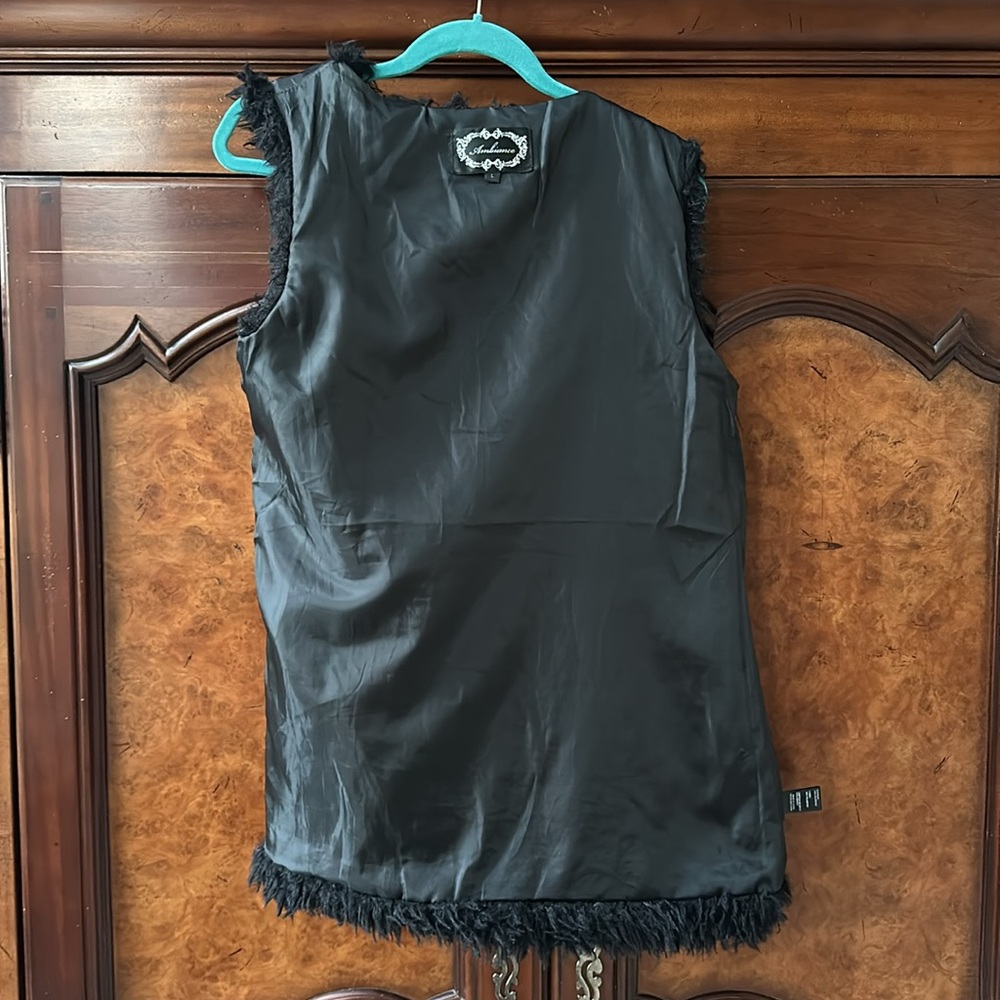 Ambiance Faux Fur Vest - Picture 8 of 10